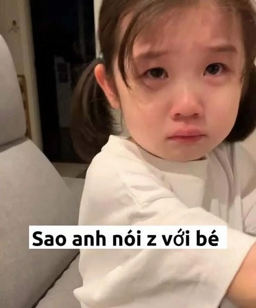 đau ở đây này meme ảnh chế 