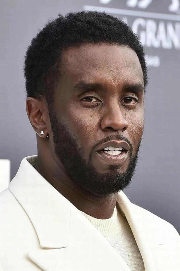 ảnh meme diddy đơ cái mặt ra