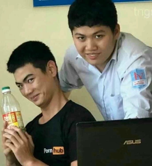 meme cầm dầu ăn hài