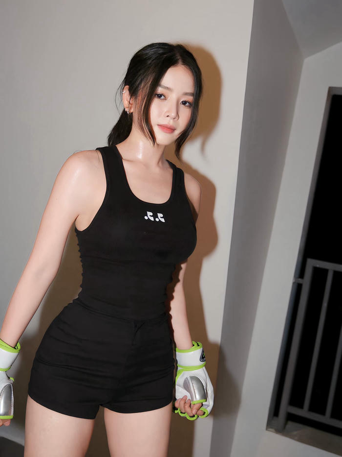 DJ Mie outfit bikini