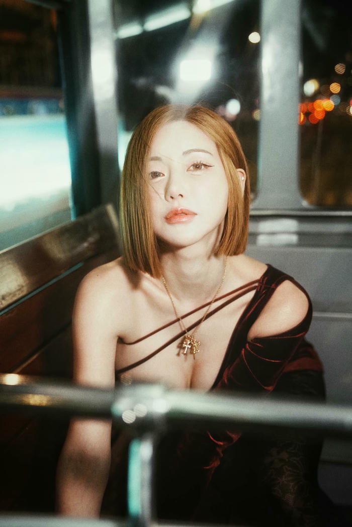 DJ Soda diện bikini trẻ trung