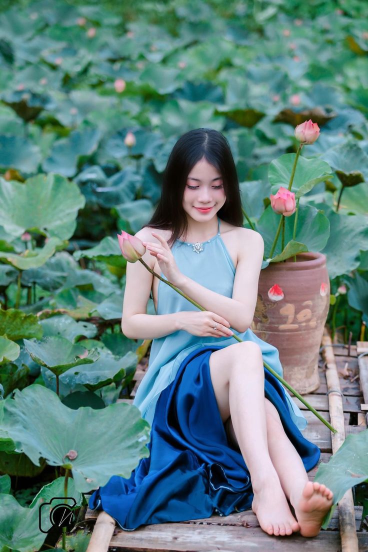 ảnh áo yếm cổ truyền sexy