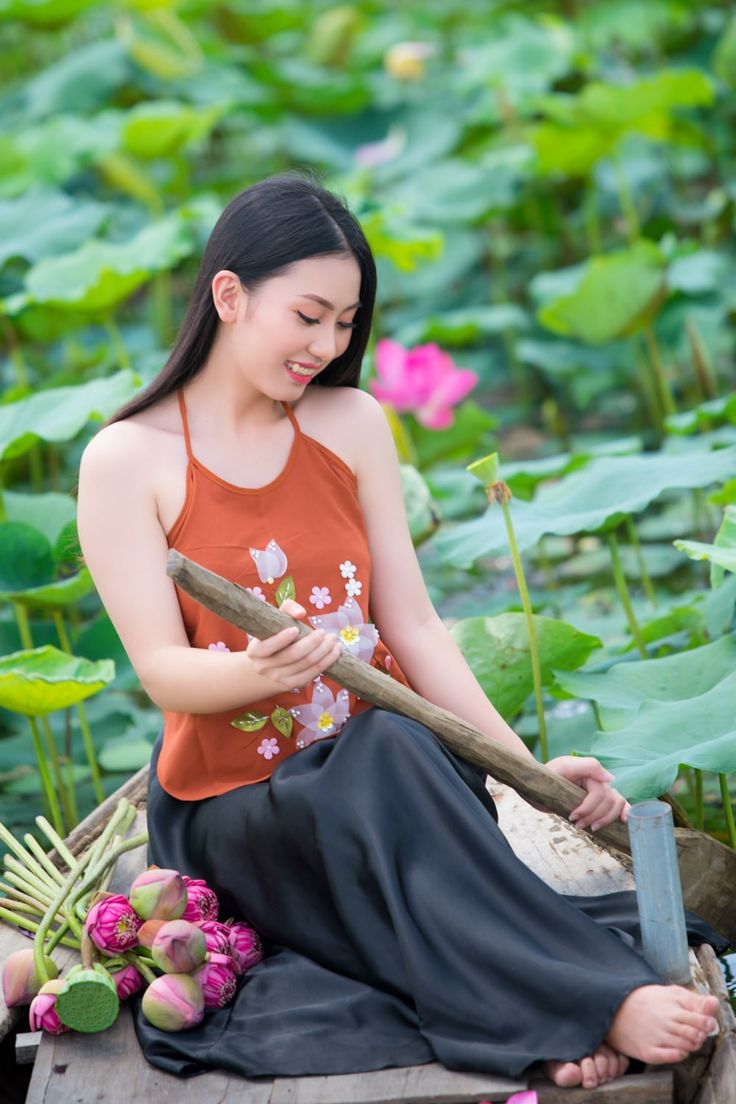 ảnh áo yếm không che vòng