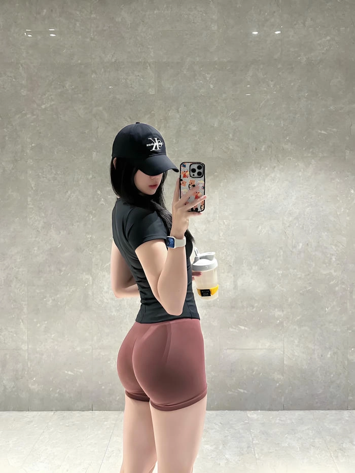 ảnh gái xinh mông to sexy