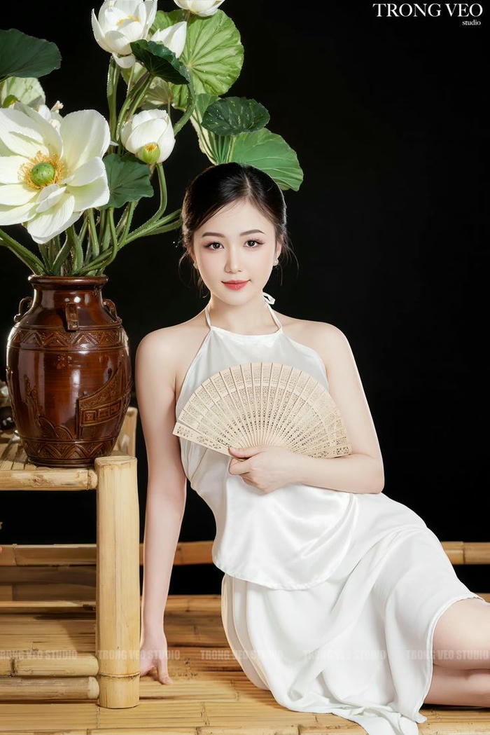ảnh thiếu nữ gợi cảm áo