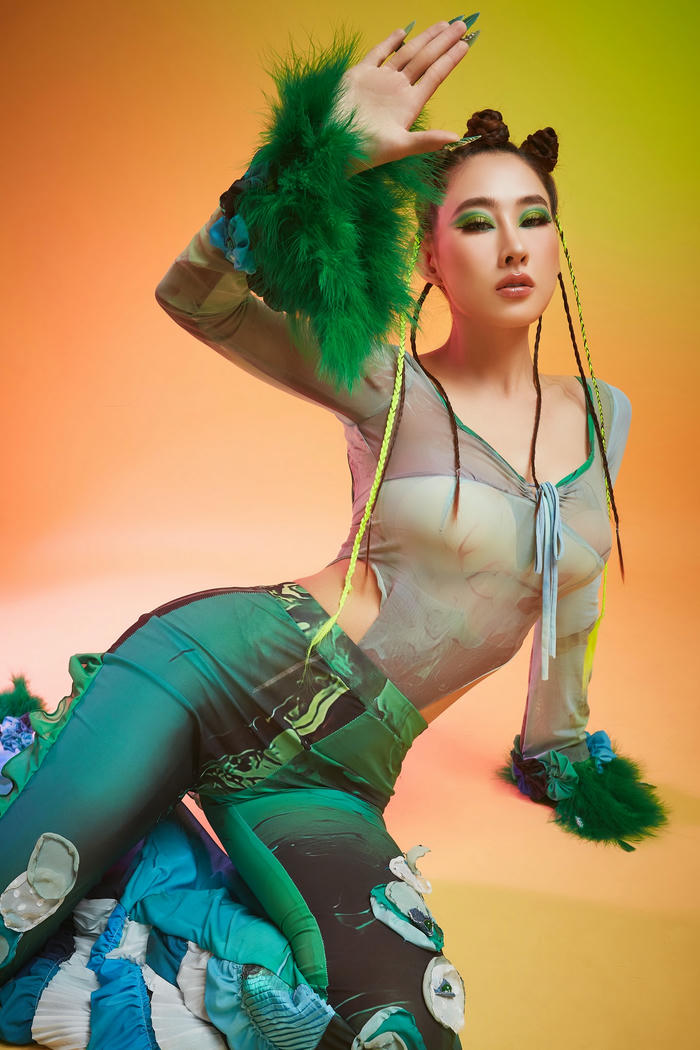 dj oxy diện trang phục đẹp