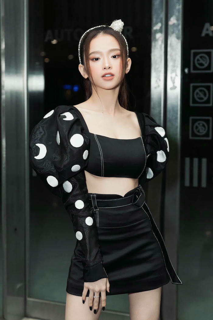 linh ka bikini sexy