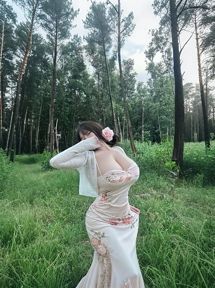 pi tiên dáng đứng nổi bật